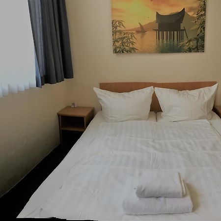 Hotel La Isla Кёльн Экстерьер фото