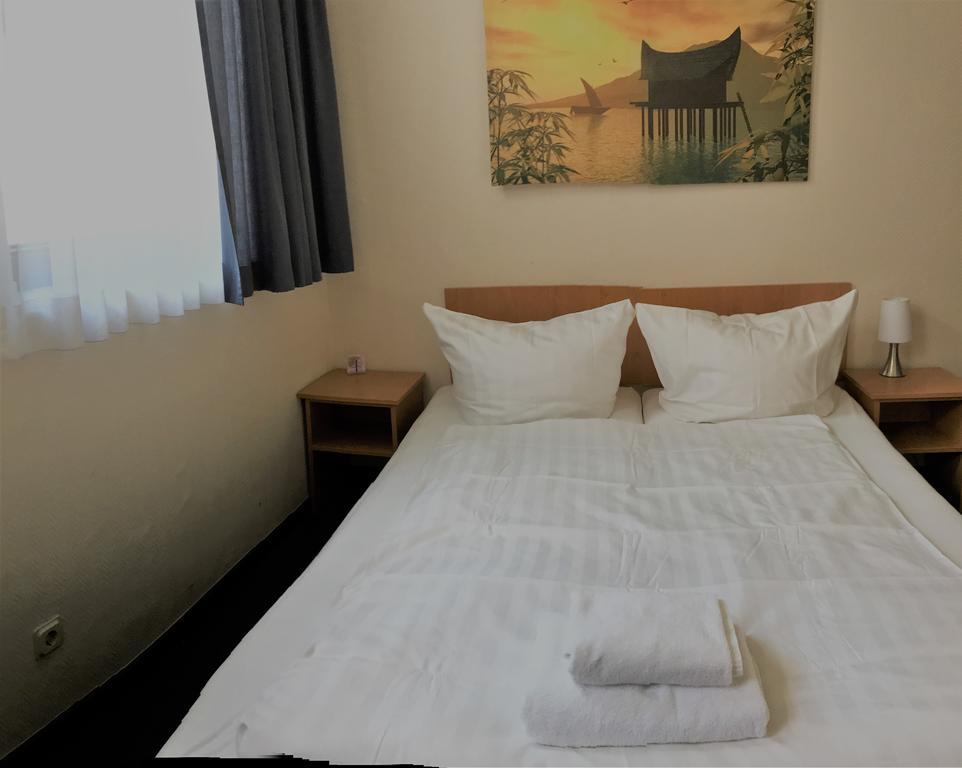 Hotel La Isla Кёльн Экстерьер фото
