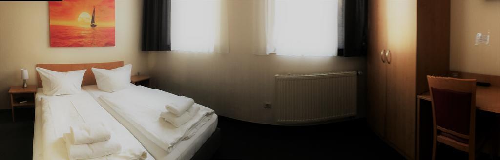 Hotel La Isla Кёльн Экстерьер фото