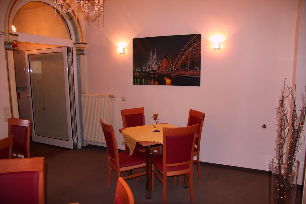 Hotel La Isla Кёльн Экстерьер фото